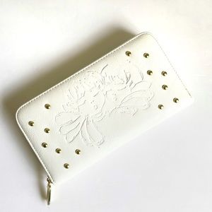 White faux leather embossed women’s wallet